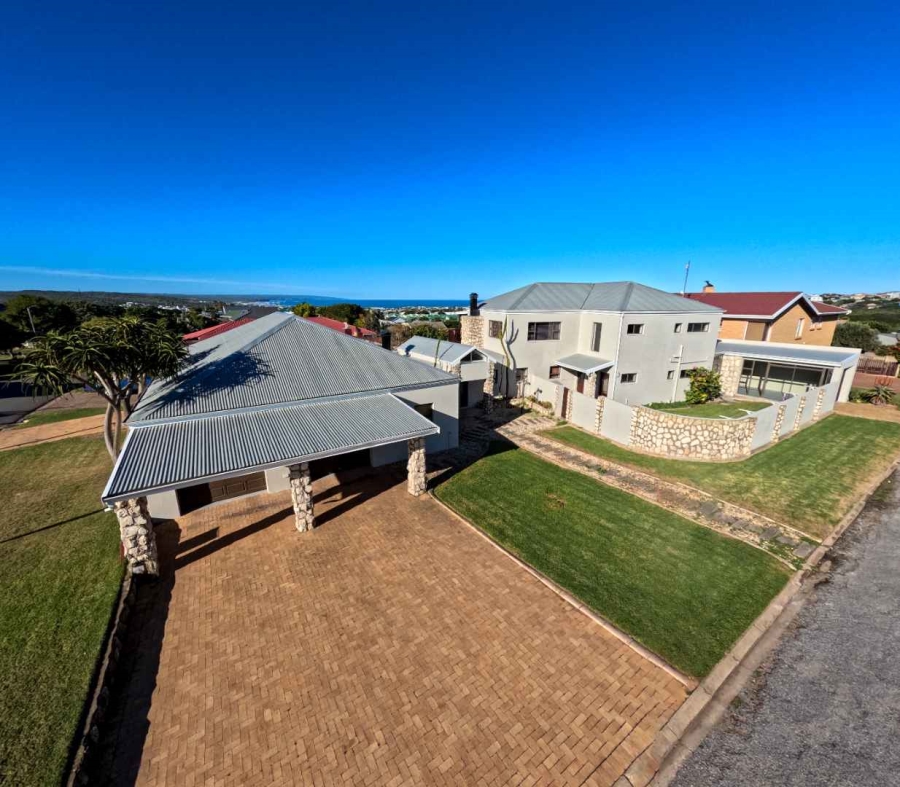 4 Bedroom Property for Sale in Stilbaai Wes Western Cape